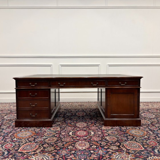 Scrivania da partner classica inglese molto grande – Scrivanie, Leather, Wood (photo 3 of 19)