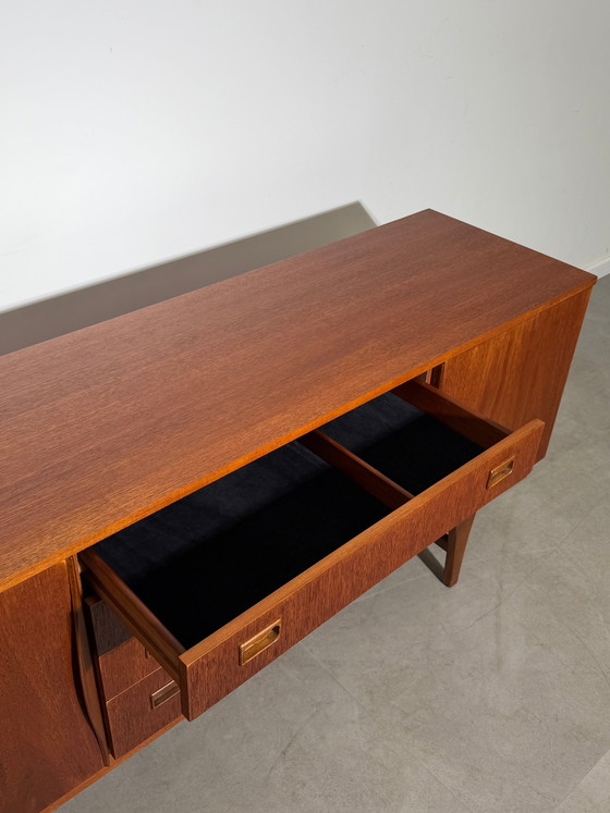 Vintage Beaver & Tapley Teak Sideboard – Mid-Century Modern (photo 5 of 6)