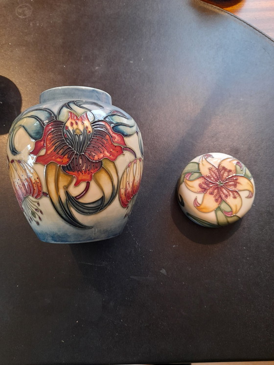 Image 1 of Moorcroft Barattolo di zenzero serie Anna