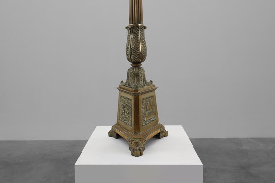 Image 1 of Grande candeliere antico da chiesa in rame decorato, Francia, 1900 ca.