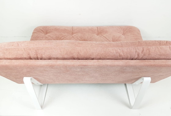 Image 1 of Vintage roze Artifort Kho Liang Le tweezits bankje | bank