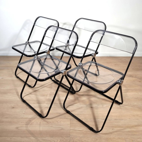 Lot de 4 chaises Plia de Giancarlo Piretti – Anonima Castelli – Chaises pliantes, Plexiglass, Metal (photo 3 of 12)