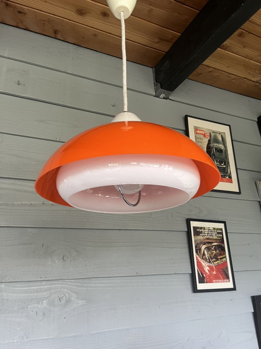 Suspension italienne vintage orange et blanche de style futuriste des années 70,