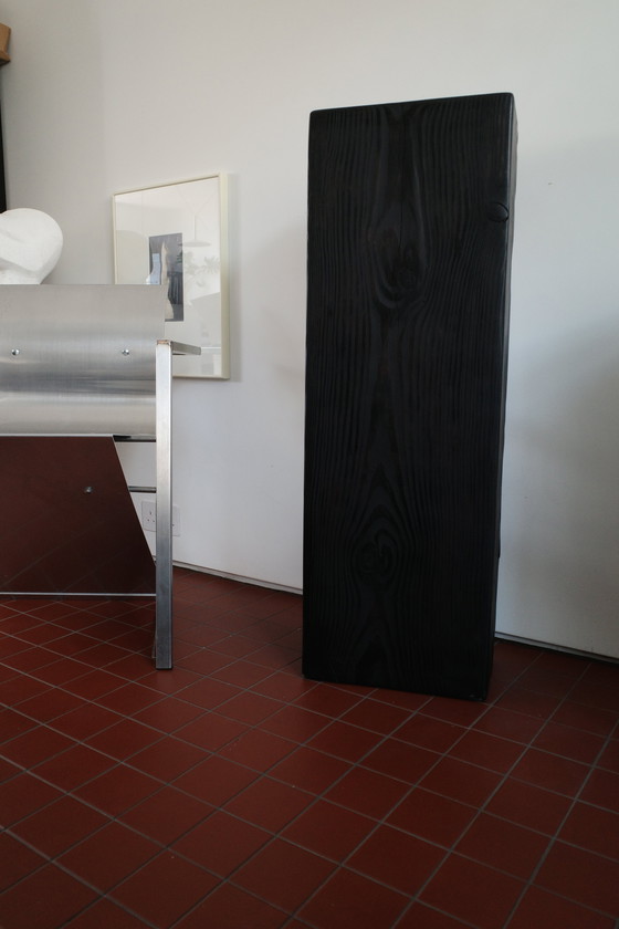 Image 1 of Zócalo de madera maciza ebonizada