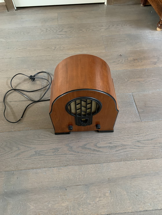 Image 1 of Goedwerkende retro radio van Philips.