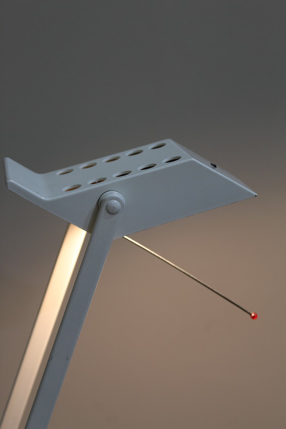 Image 1 of Lampada da tavolo vintage, lampada da scrivania Artemide Tizio anni '50 - anni '70