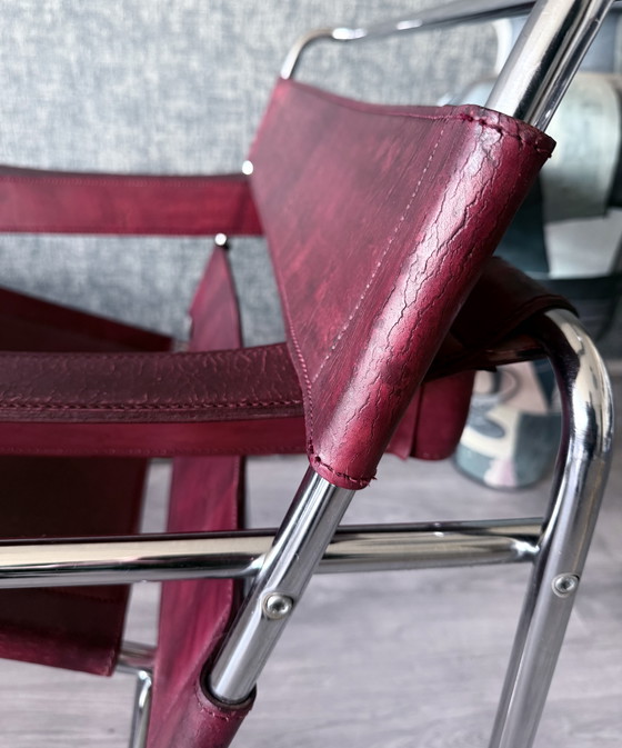 Image 1 of Poltrona vintage Wassily di Marcel Breuer per Fasem, in pelle rosso bordeaux.