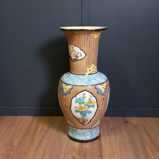 Set of three Bien Hoa vases