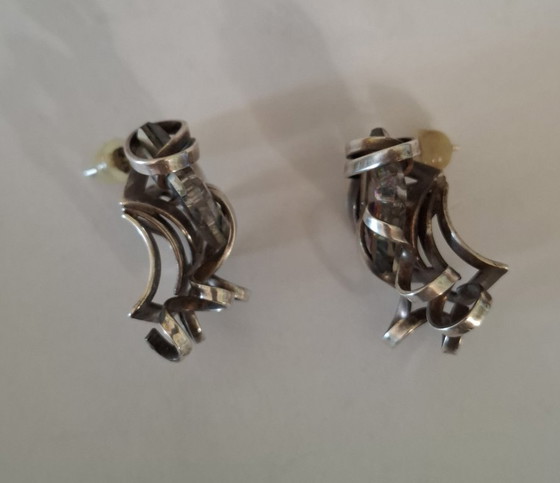 Image 1 of Originele zilveren oorbellen van Ostrowski Design met Swarovski-kristallen.