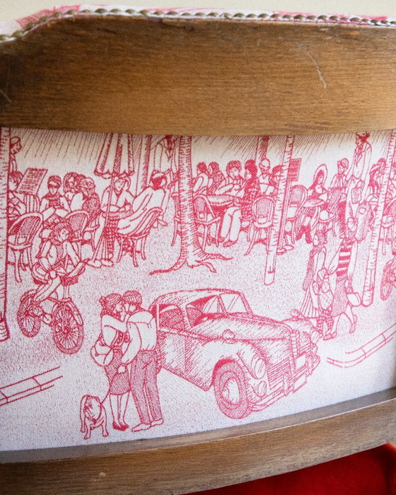 Image 1 of Fauteuil de style Louis XV – Velours mohair rouge – Imprimé café parisien