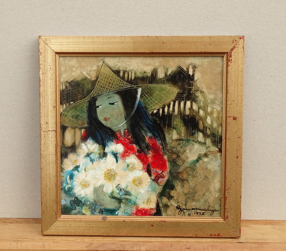 Image 1 of Mujer joven con un ramo de flores, Bangkok 1975, Tailandia, Mujer joven con flores