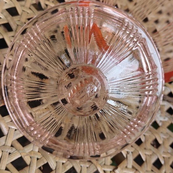 Image 1 of Bonbonnière vintage Art Déco en verre pressé rosaline avec couvercle