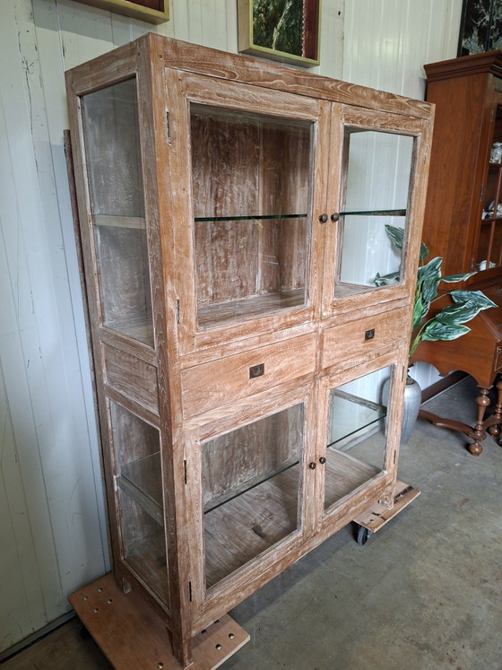 Image 1 of Vetrina, credenza o mobile per porcellane in teak, dimensioni 125x46 cm e altezza 180 cm.