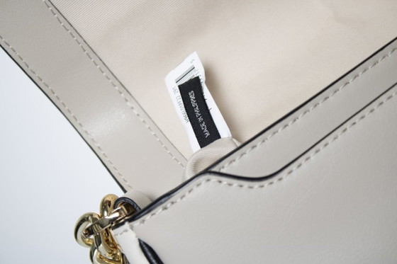 Image 1 of Bolso de hombro J Marc de Marc Jacobs en color beige/negro.