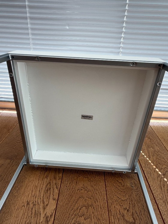 Lapalma CUBO stapelbarer minimalistischer Hocker – Barhocker, polished steel, Wood (photo 4 of 12)