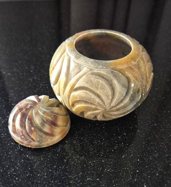 Image 1 of Set di 2 barattoli per lo zenzero in pietra ollare naturale intagliati a mano in stile vintage