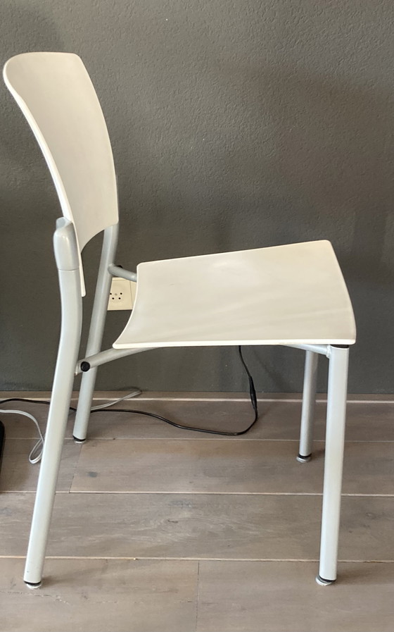 Image 1 of 6 Eina Esstischstühle von Enea