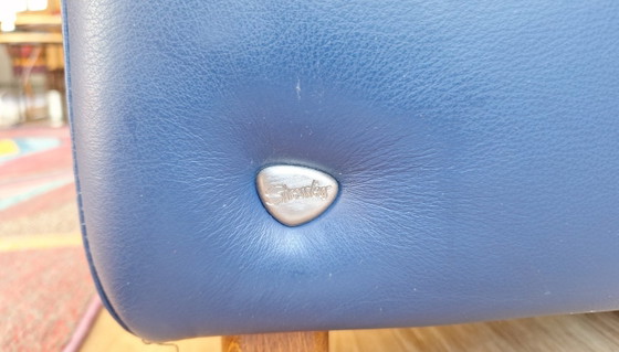 Blue leather 3-seater sofa by Stressless – 3-5 seaters, Wood (photo 3 of 5)