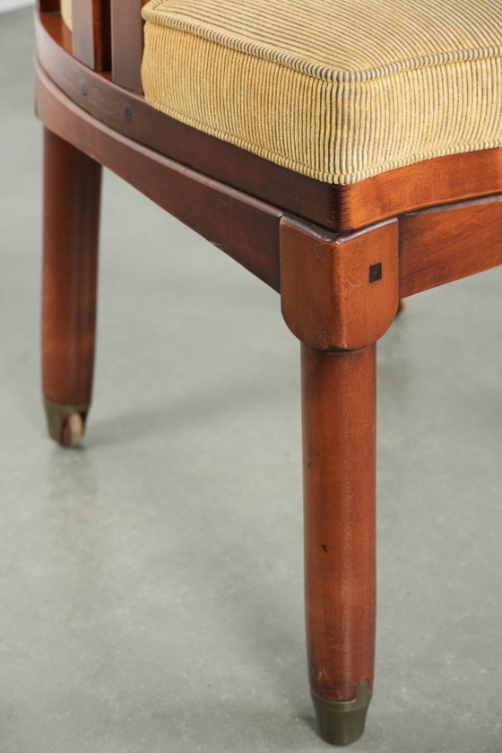 Image 1 of Silla auxiliar/de comedor Schuitema Design de la serie Shaker, con tapicería de lujo en tela amarilla.