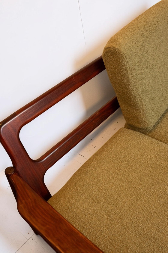 Image 1 of Divano vintage danese a 3 posti in teak con nuovo rivestimento in bouclé verde muschio.