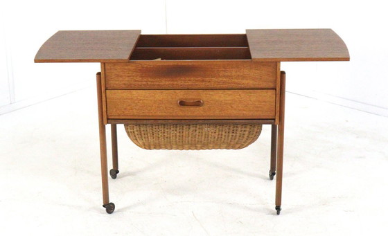 Image 1 of Vintage bijzetkastje kastje / naaikistje naaikastje Deens