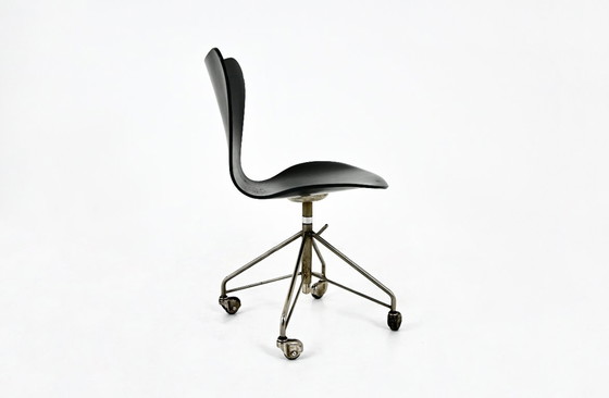 Image 1 of Silla modelo 3217 de Arne Jacobsen para Fritz Hansen, años 60