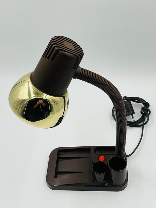 Lampada da scrivania/organizer dal design vintage degli anni '80. – leeslamp, Brass (photo 2 of 12)