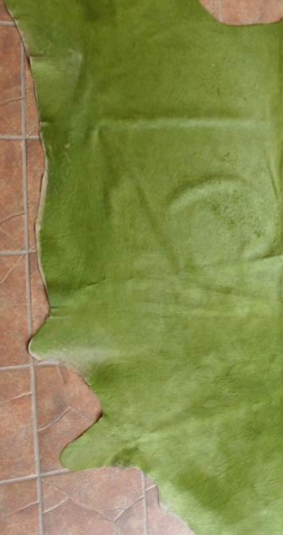 Limettengrüner Kuhfellteppich 278 Cm X 233 Cm – Teppiche & Läufer, Leather (photo 5 of 5)