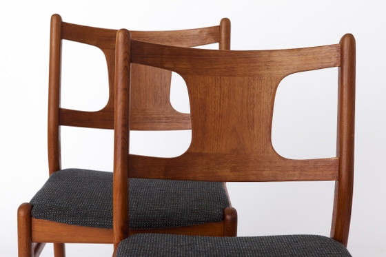 Quattro sedie da pranzo in legno con rivestimento grigio, Tessile, Marrone, Mid Century Modern (foto 6 di 12)