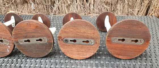 Lot de 5 crochets muraux Schönbuch – Portemanteaux, Metal, Wood (photo 4 of 11)
