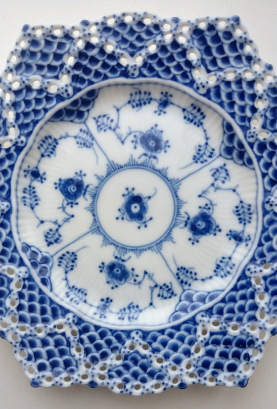 Image 1 of Plato pequeño de encaje doble acanalado azul Royal Copenhagen 1144