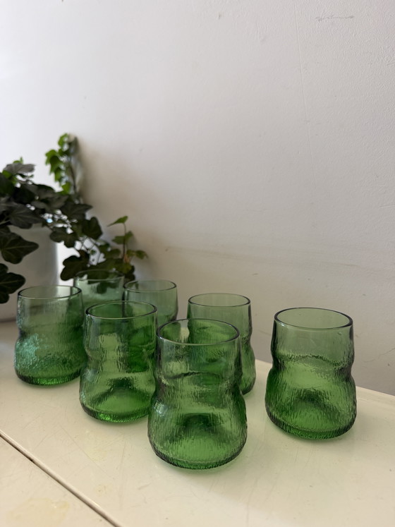 Image 1 of Vasos italianos de cristal Amero Averna 7 de color verde esmeralda