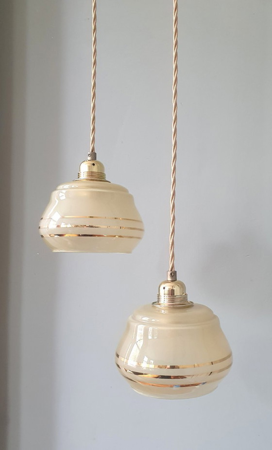 Image 1 of Set di lampade a sospensione vintage francesi in vetro con decorazioni dorate