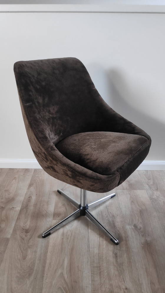 Image 1 of Vintage 70s Swivel Egg Chair – Brown / Very Dark Olive Green Textile