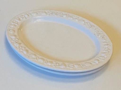 Deux assiettes de service ovales blanches Franco Giorgi Quadrifoglio