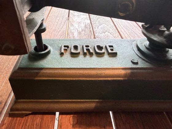 Balance vintage Force 2 kilos – Objets déco, Cast Iron, Brass (photo 3 of 11)