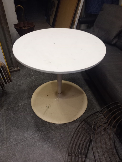 Vintage retro design tulip table