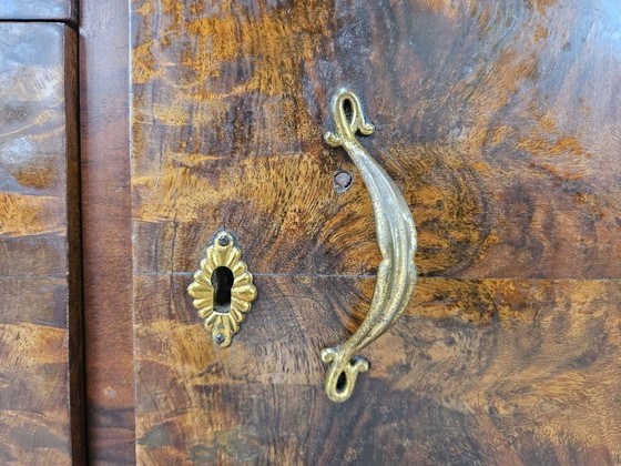 Image 1 of Art Decò Display Cabinet in Walnut Burl