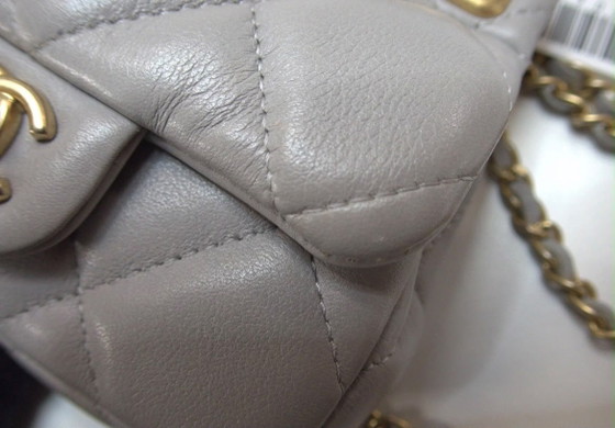 Chanel Mini Top Handle Rectangular Flap Grey – Gold Hardware – Entrupy – Borse a mano, Pelle, Metallo (photo 6 of 11)