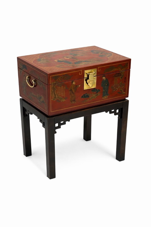Chinoiserie vintage Drexel Heritage de mediados de siglo, lacado en rojo
