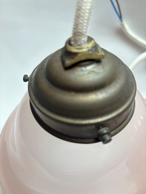Image 1 of Set van 4 roze opaalglazen hanglampen – vintage