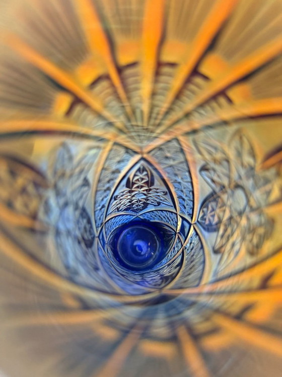 Image 1 of Vase ancien Brockwitz « Étoile incurvée » en verre irisé bleu cobalt • 24,5 cm • Bon état vintage