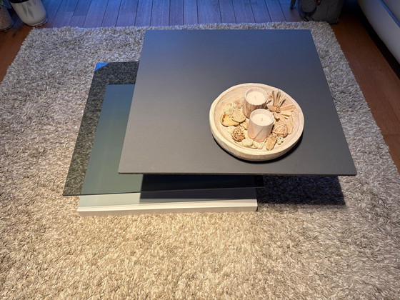 Image 1 of Tavolino da caffè con piano girevole