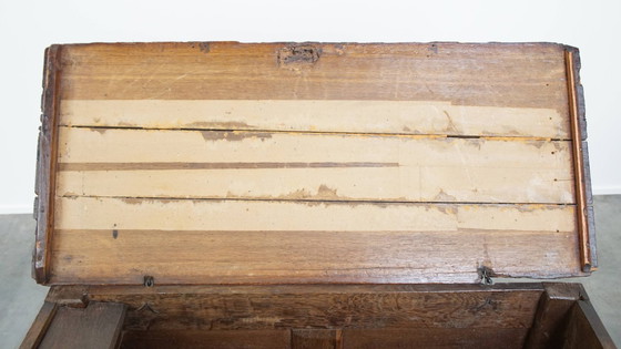 Image 1 of Cofre antiguo de roble inglés del siglo XVII