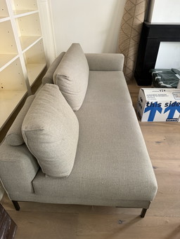 Divano a 4 posti Design on Stock, 1 bracciolo (sinistro) + pouf + cuscini schienale