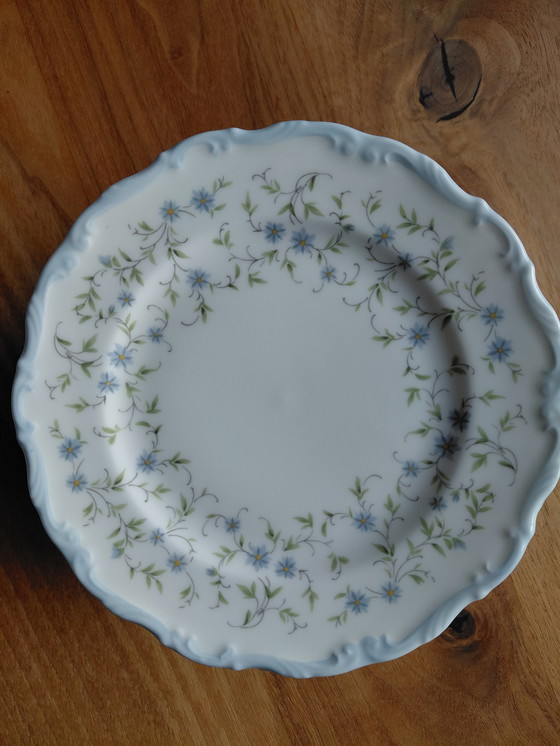 Image 1 of Magnifique service à gâteaux Royal Albert. Grand plat de 32 cm, 12 assiettes de 16 cm.