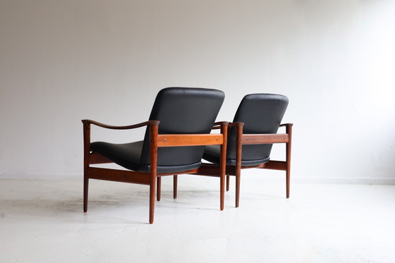 Image 1 of Conjunto de dos sillones modelo 711, Frederik Kayser