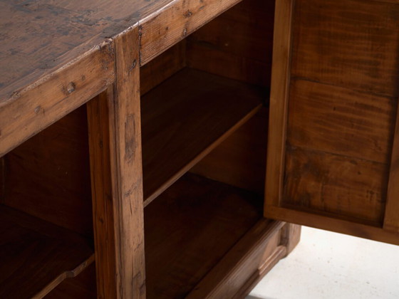 Tall Chinese sideboard in carved pine with geometric panels – Gansu, circa 1930 – Sideboard cabinet (photo 40 of 40)