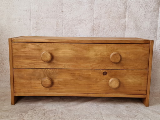 Pine chest of drawers / TV stand