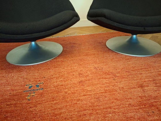 Image 1 of Poltrone girevoli Artifort F510, nere, in buone condizioni (2x)